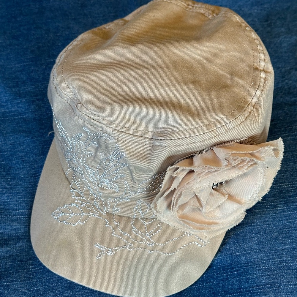 Beige Cap with Floral Embellishment - Picture 2 of 4